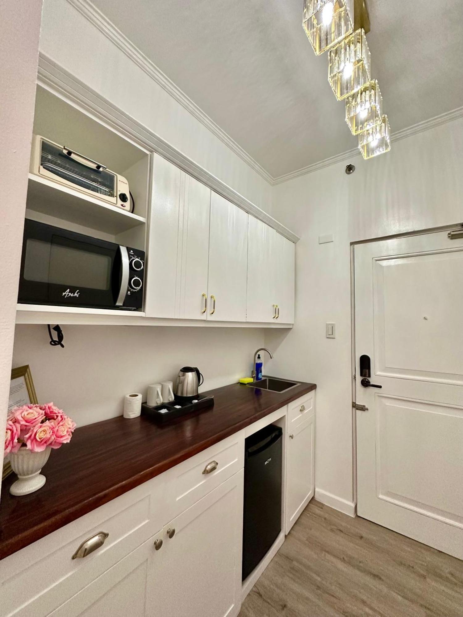 Studio Two Condominium, Alabang - Gold Fiber Wi-Fi -Netflix Ready Muntinlupa City Exteriér fotografie